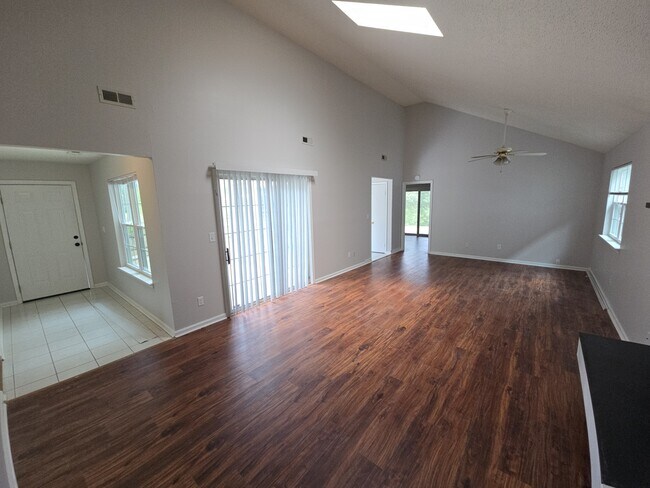 Building Photo - 5360 Chatham Hall Dr