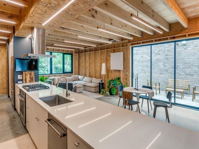 Building Photo - 905 Blackland Ct