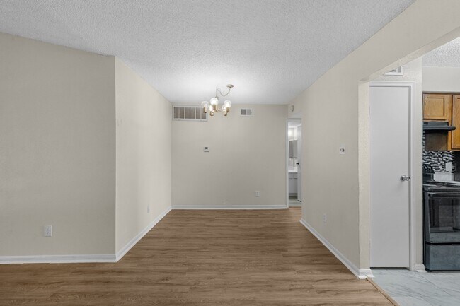 Building Photo - 2120 El Paseo St