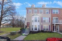 Building Photo - 2 Cheverny Ct