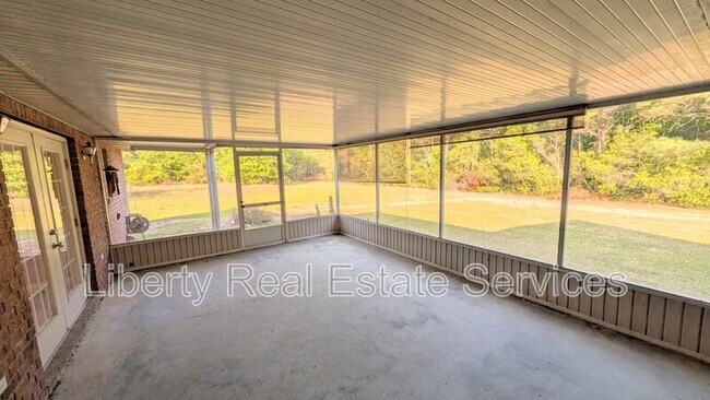 Building Photo - 15 Clark St