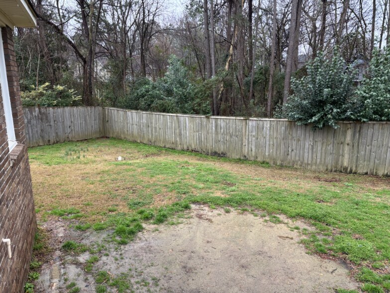 Building Photo - 532 Kenton Dr