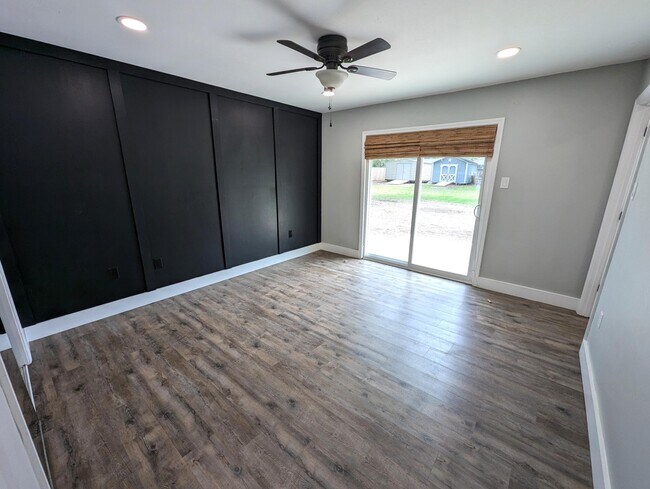Building Photo - 8717 Sand Pine Dr