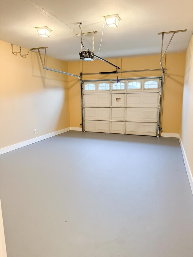 Building Photo - 114 Cottage Ave