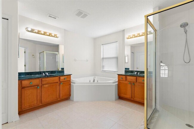 Building Photo - 11303 Village Brook Dr