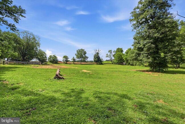 Building Photo - 8606 Yellow Springs Rd