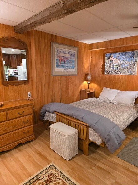 Building Photo - 529 Valley