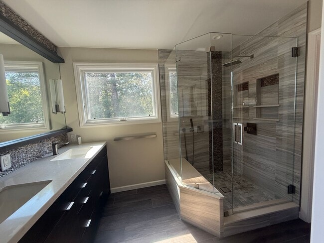 Building Photo - 3 Bed/2Bath Ready to Move In