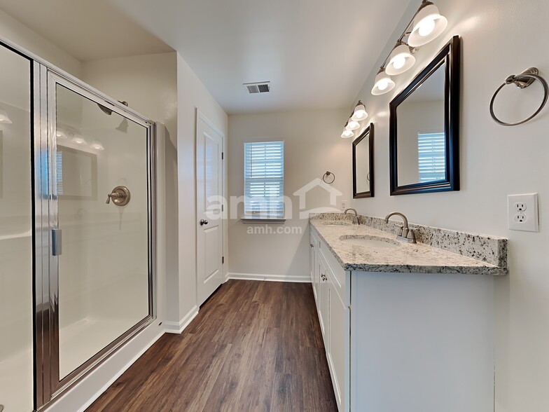 Building Photo - 1110 Friartuck Trail