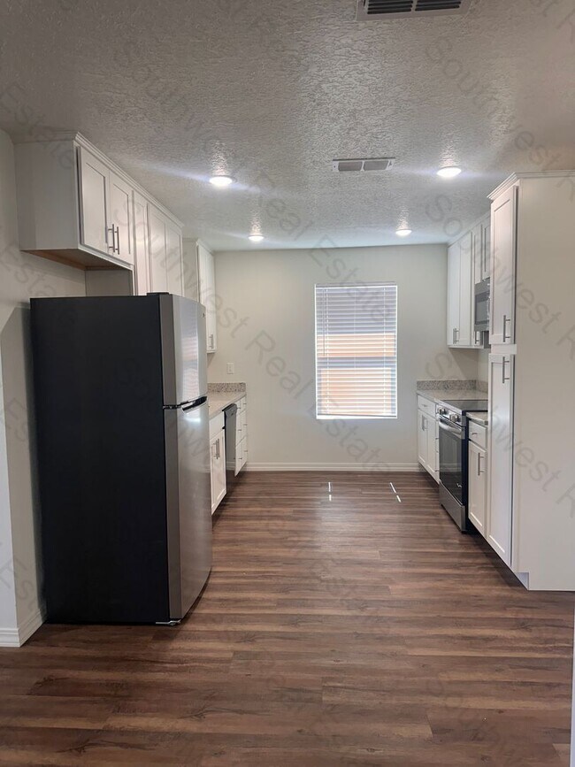 Building Photo - 1304 Sonora Rd