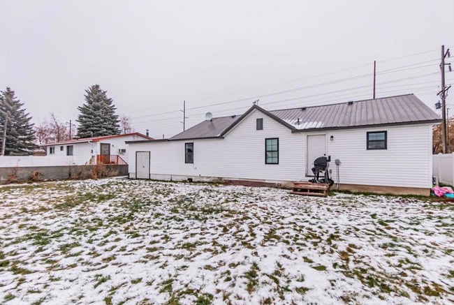 Building Photo - NEWLY REMODELED 3 BED 2 BATH HOME IN REXBURG