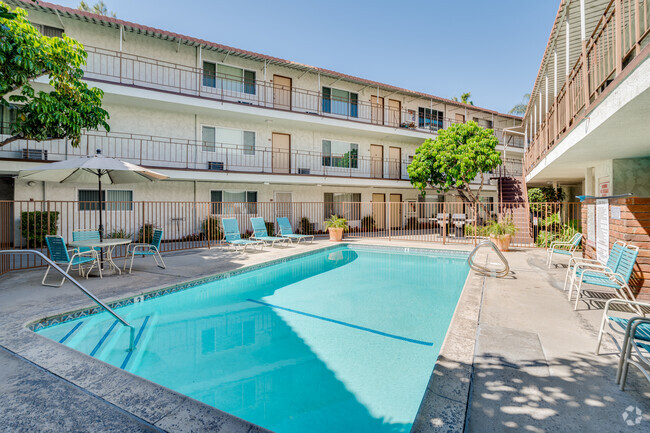 Pool - Rancho La Paz Apartments