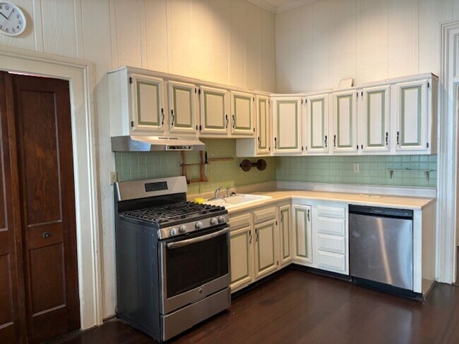 Building Photo - 226 E Gwinnett St