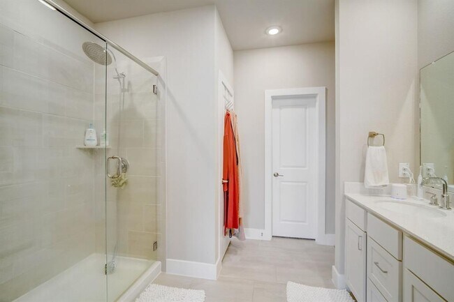 Building Photo - 5407 Jason Dr