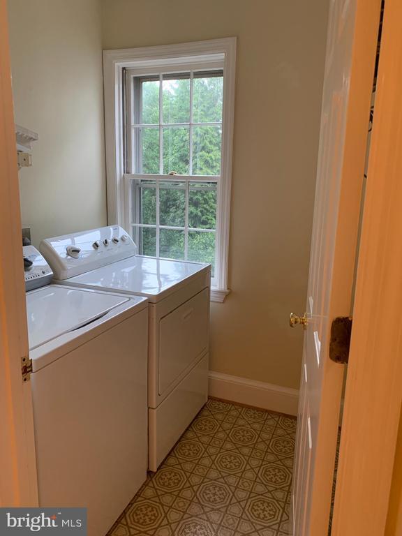 Building Photo - 1317 19th Rd S