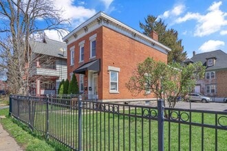 Building Photo - 202 N Townsend St