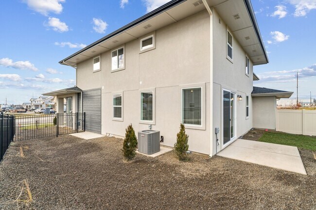 Building Photo - 8276 W Grey Alder Dr