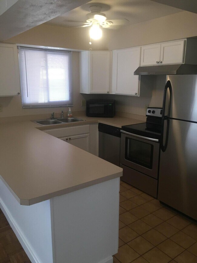 Building Photo - 1234 E Riviera Dr