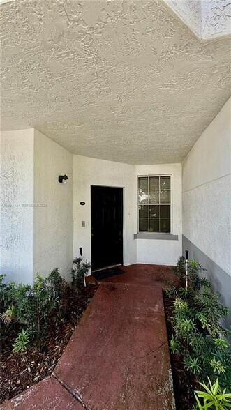 Building Photo - 741 SW 148th Ave
