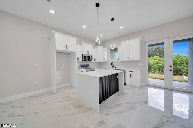 Building Photo - 4648-4650-4650 Leonard Blvd S