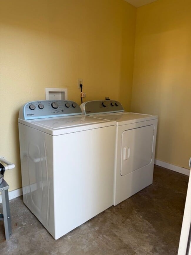 Building Photo - 1005 N 3rd St