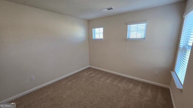 Building Photo - 13106 Vista Dr SE