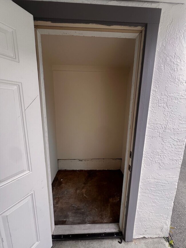 Building Photo - 2 bedroom 2 bath in Concord