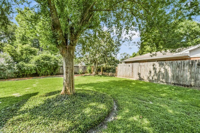 Building Photo - 4707 Nenana Dr