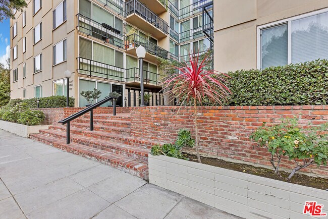 Building Photo - 9950 Durant Dr