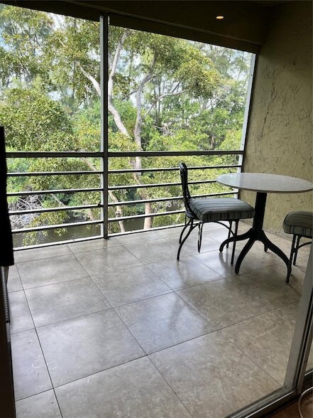 Building Photo - 1400 NE 57th St