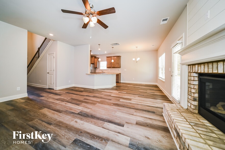 Building Photo - 206 Cheshire Dr