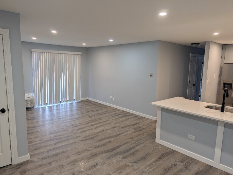 Building Photo - 262 George St