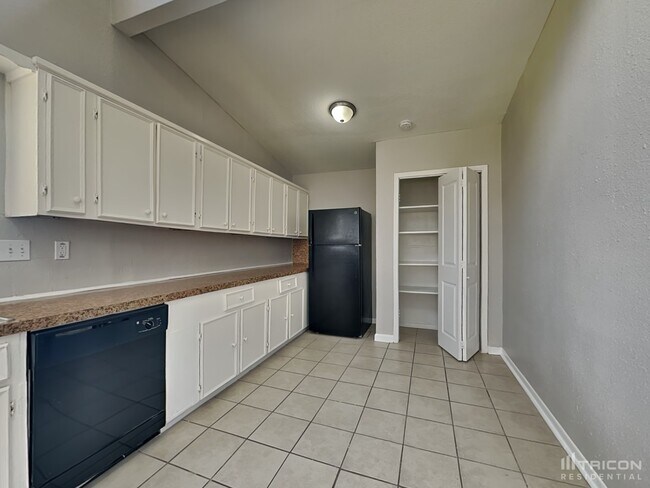 Building Photo - 16327 Petaluma Drive Houston TX