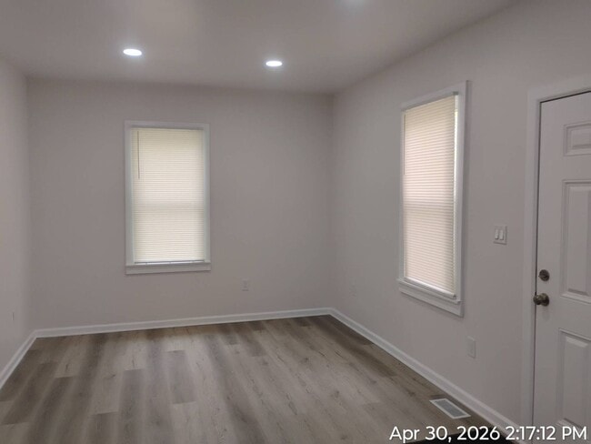 Building Photo - 6015 Hosmer Ave