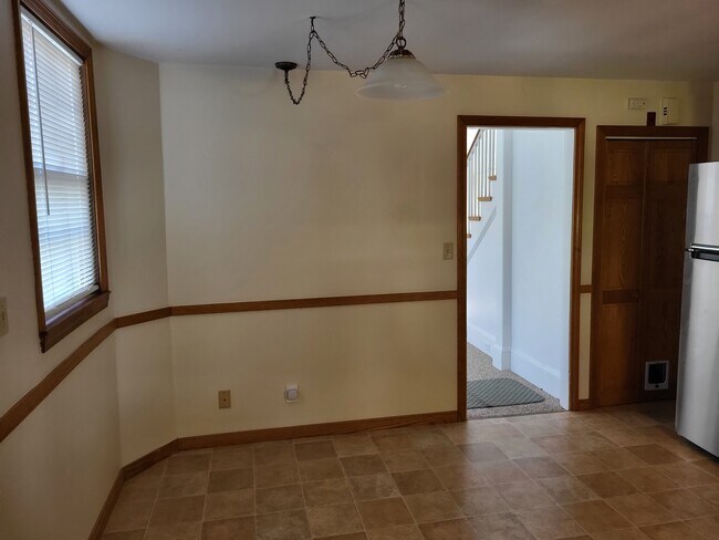 Building Photo - 21 Vine St