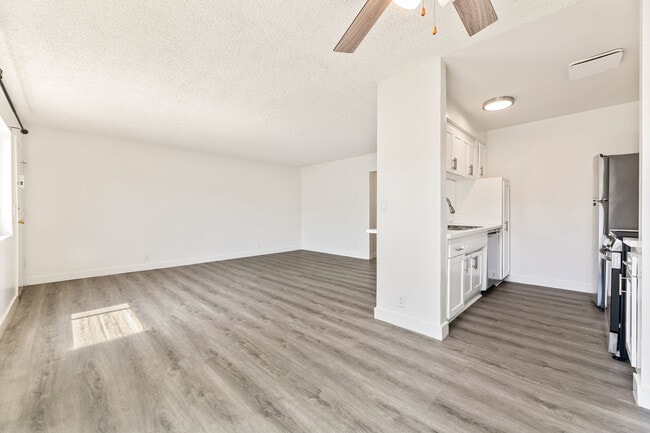 Building Photo - Lindley Apartments