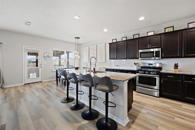 Building Photo - 1405 Fairhaven Gtwy