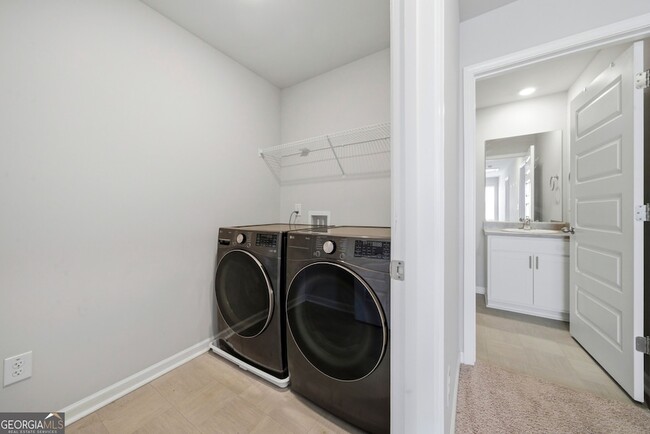 Building Photo - 59 Silver Birch Pass