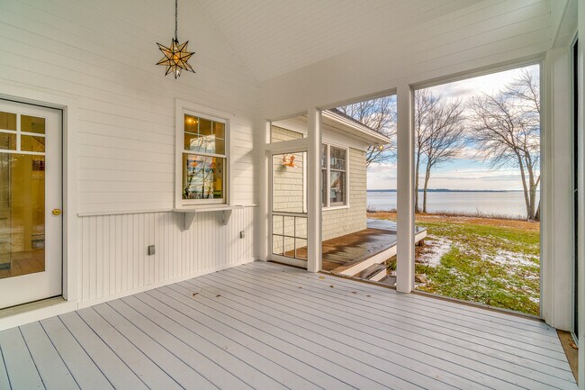 Building Photo - 14 Artist Point Rd