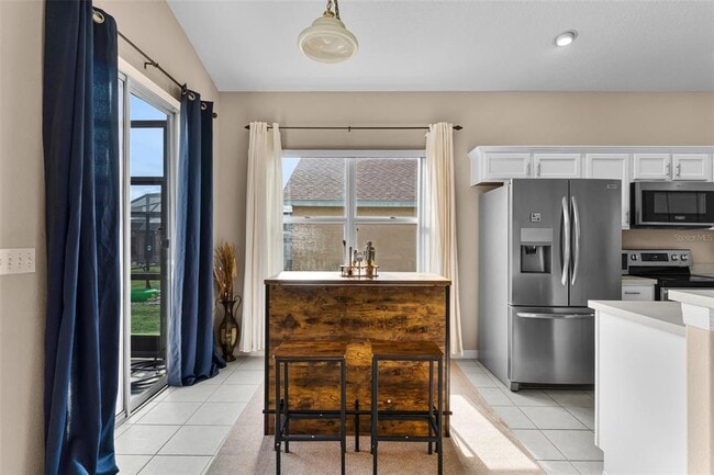 Building Photo - 616 Corvina Dr
