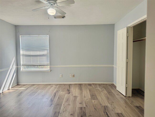 Building Photo - 8819 Diamond Lake Ln