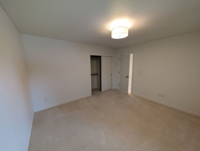 Building Photo - Stunning Modern Home in South Burlingame -...