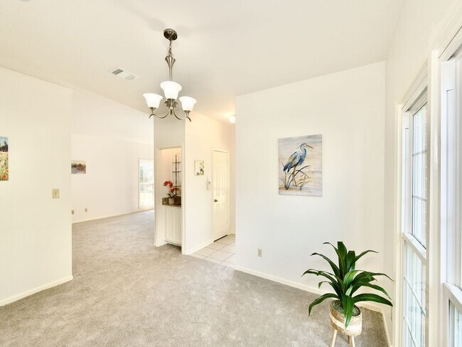 Building Photo - Beautifully Updated Three Bedroom Condo Ne...
