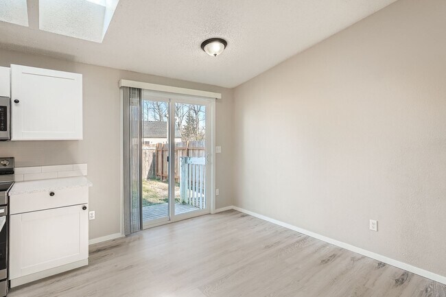 Building Photo - 209 E 36th St