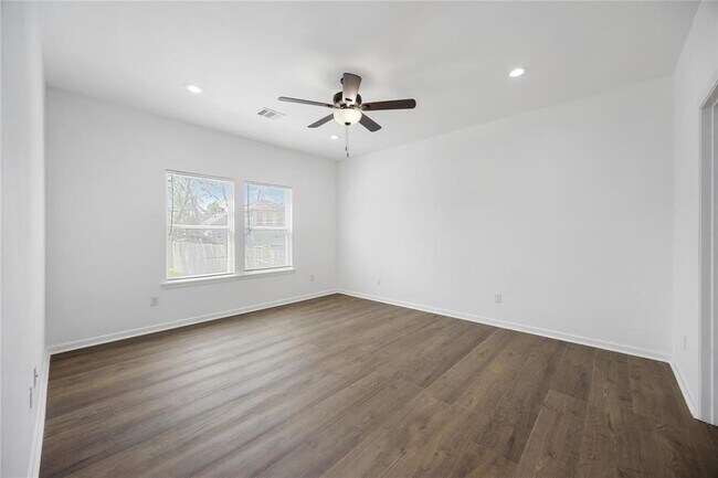 Building Photo - 7950 Miley St