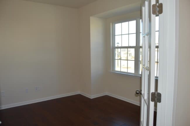 Building Photo - 10323 Rutledge Ridge Dr NW