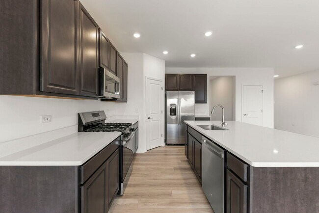 Building Photo - 25734 W Wakefield Dr