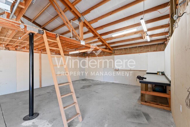 Building Photo - 4128 E 34th Ave