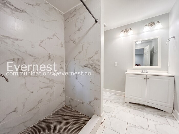 Building Photo - 438 Lanier St NW