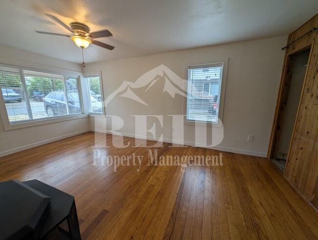 Building Photo - Lebo Reid Duplex